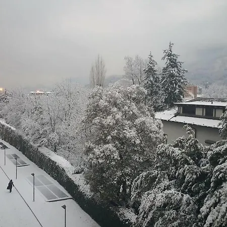 Apartment Spacious Bright Near Center And With Air Conditioning *