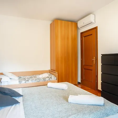 Spacious Bright Near Center And With Air Conditioning * Lecco