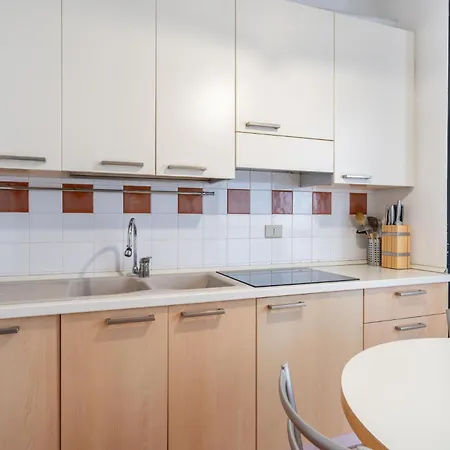 Spacious Bright Near Center And With Air Conditioning * Lecco