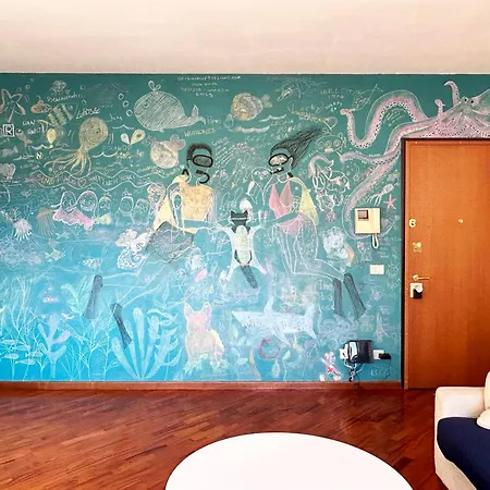 Spacious Bright Near Center And With Air Conditioning 公寓 *